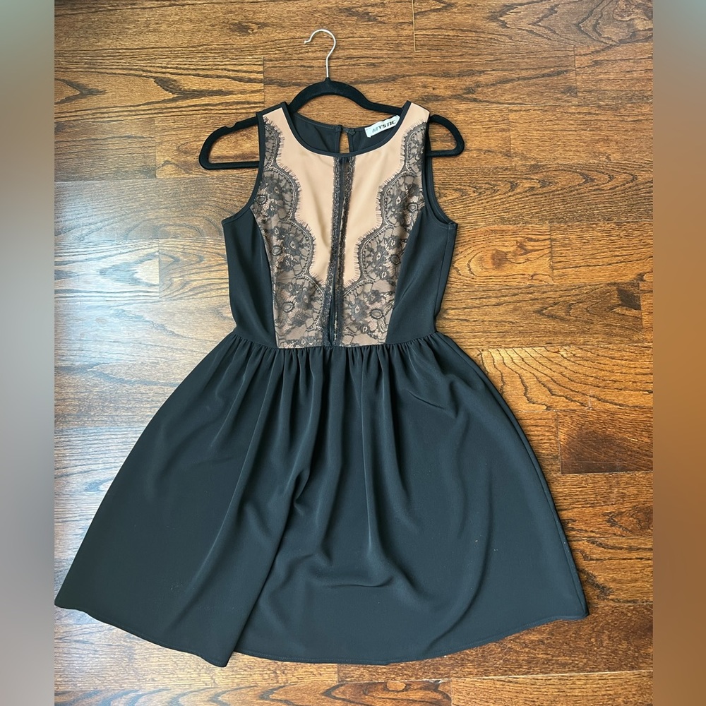 Mystic women’s black lace accent sleeveless cocktail dress - small
